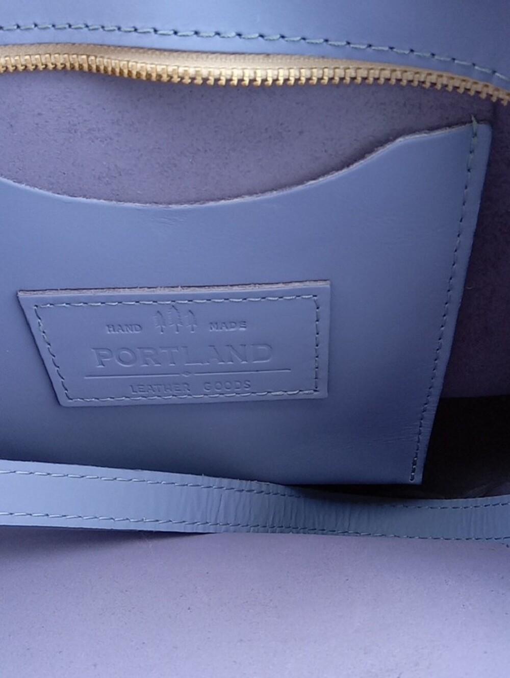 Gorgeous Portland Leather Crossbody Tote Med. Jacaranda Brand New - Picture 6 of 7